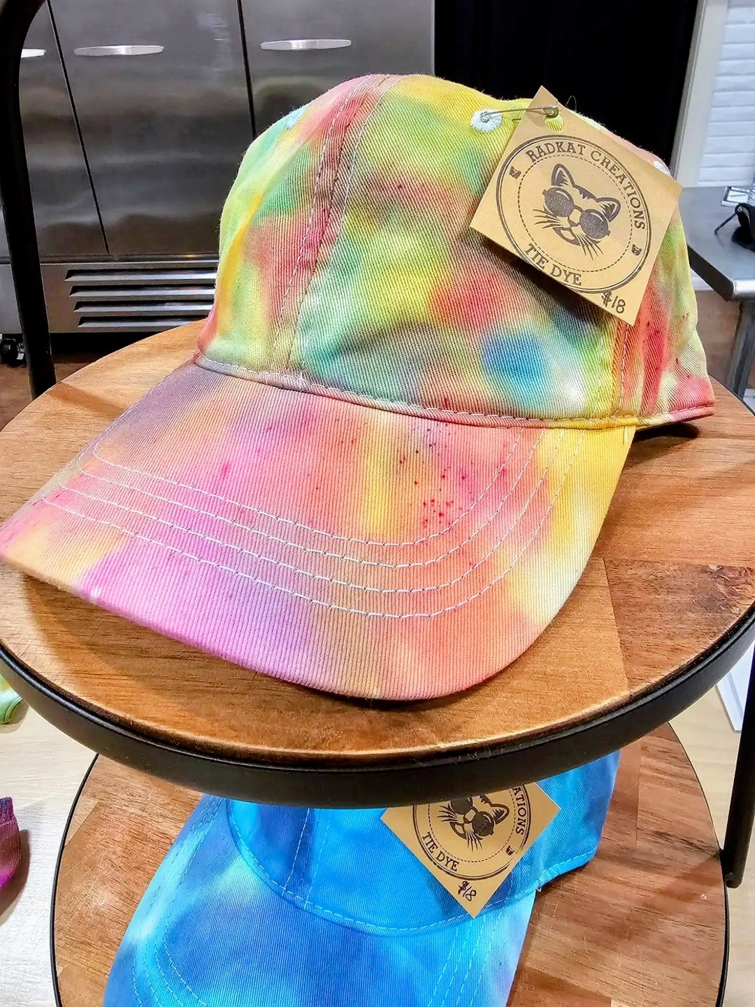 hat tie dye
